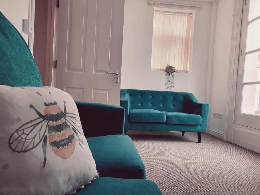 レミントンスパーHigh Street, 2 Bed, Newly Refurbアパートメント エクステリア 写真